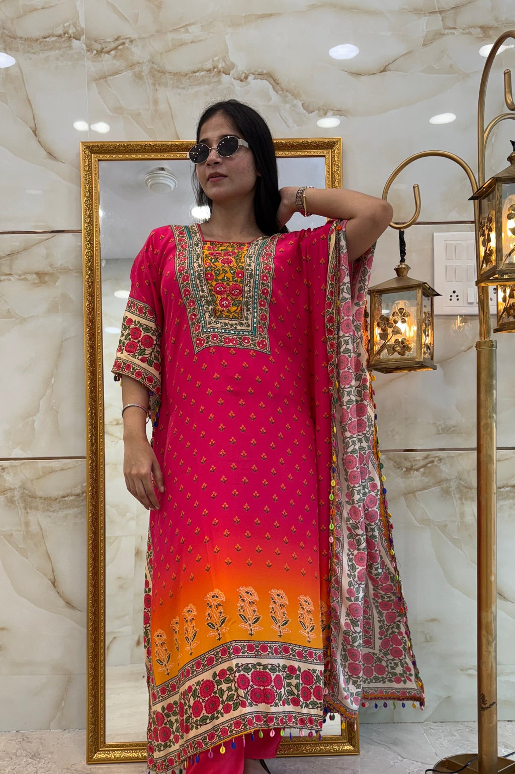 Gulaabi Kaftaan