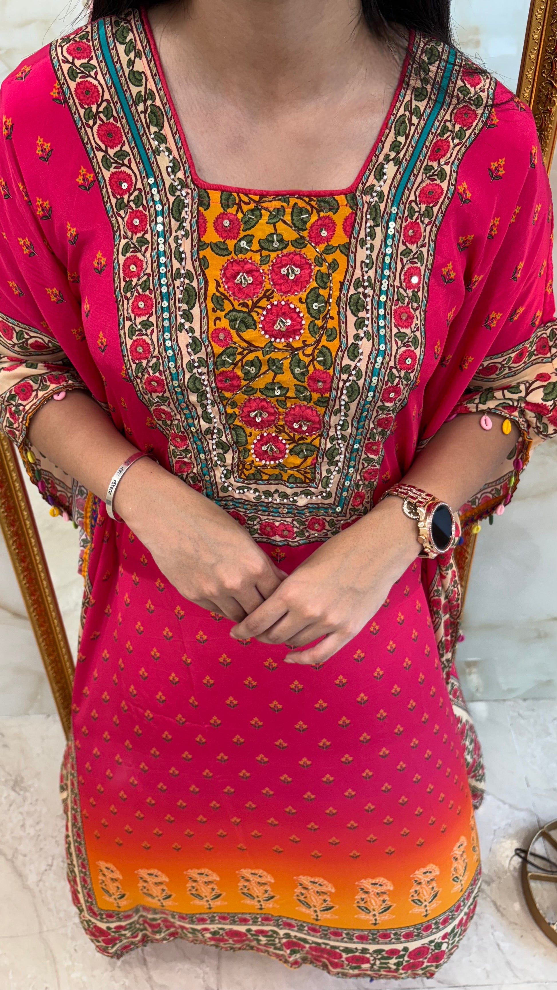 Gulaabi Kaftaan