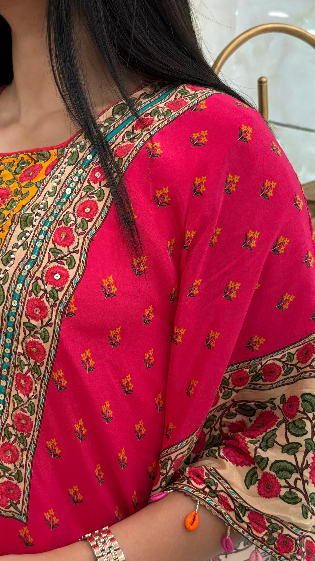 Gulaabi Kaftaan